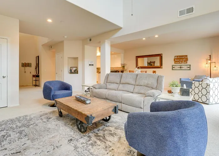 1 Mi To Golf: Lake-view W/ Pool In Chandler! * Chandler