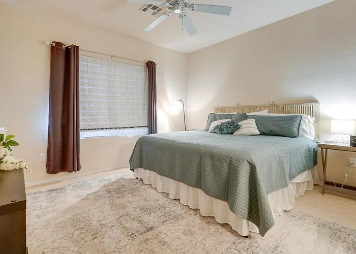 1 Mi To Golf: Lake-view W/ Pool In Chandler! *