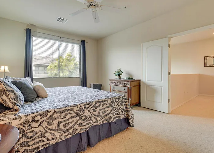 1 Mi To Golf: Lake-view W/ Pool In Chandler! * Chandler
