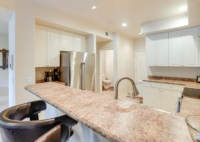 1 Mi To Golf: Lake-view W/ Pool In Chandler! *