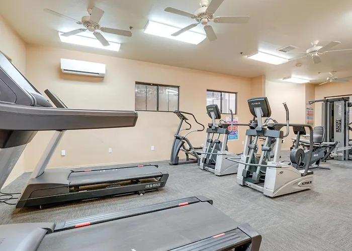 1 Mi To Golf: Lake-view W/ Pool In Chandler! Holiday home Chandler